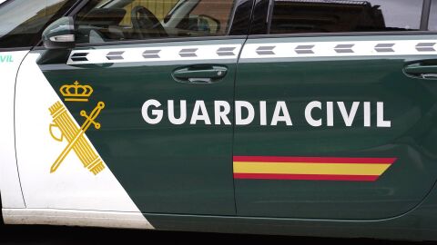 La Guardia Civil busca a un conductor kamikaze que irrump&iacute;&oacute; en la frontera de Ceuta desde Marruecos