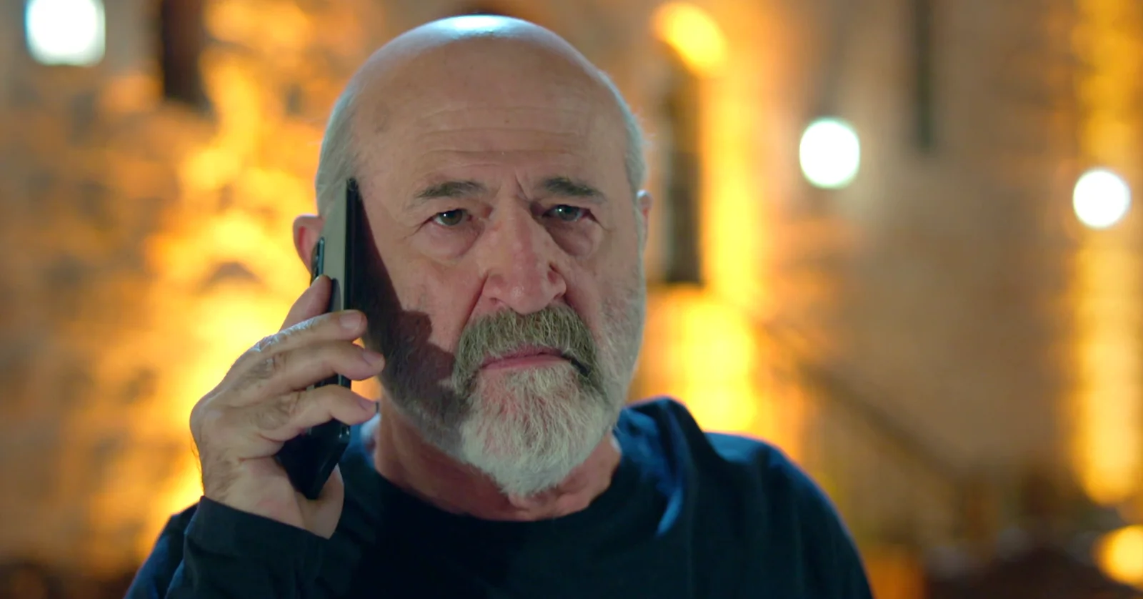 Ecmel descubre quién tiene secuestrada a Zerrin y decide callarse para culpar a sus sobrinos