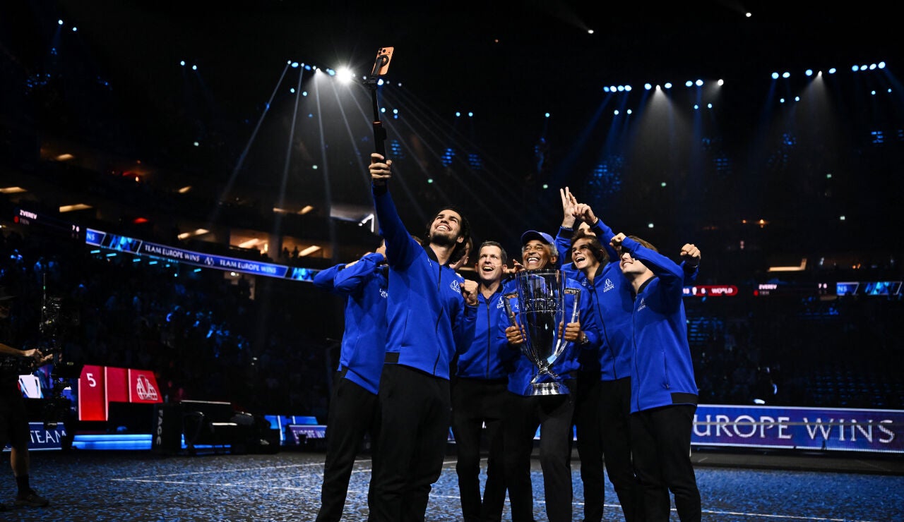 Carlos Alcaraz y el equipo europeo tras conquistar la Laver Cup en Londres