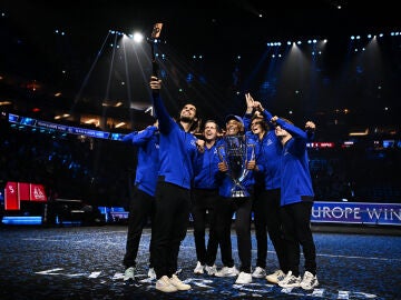 Carlos Alcaraz y el equipo europeo tras conquistar la Laver Cup en Londres