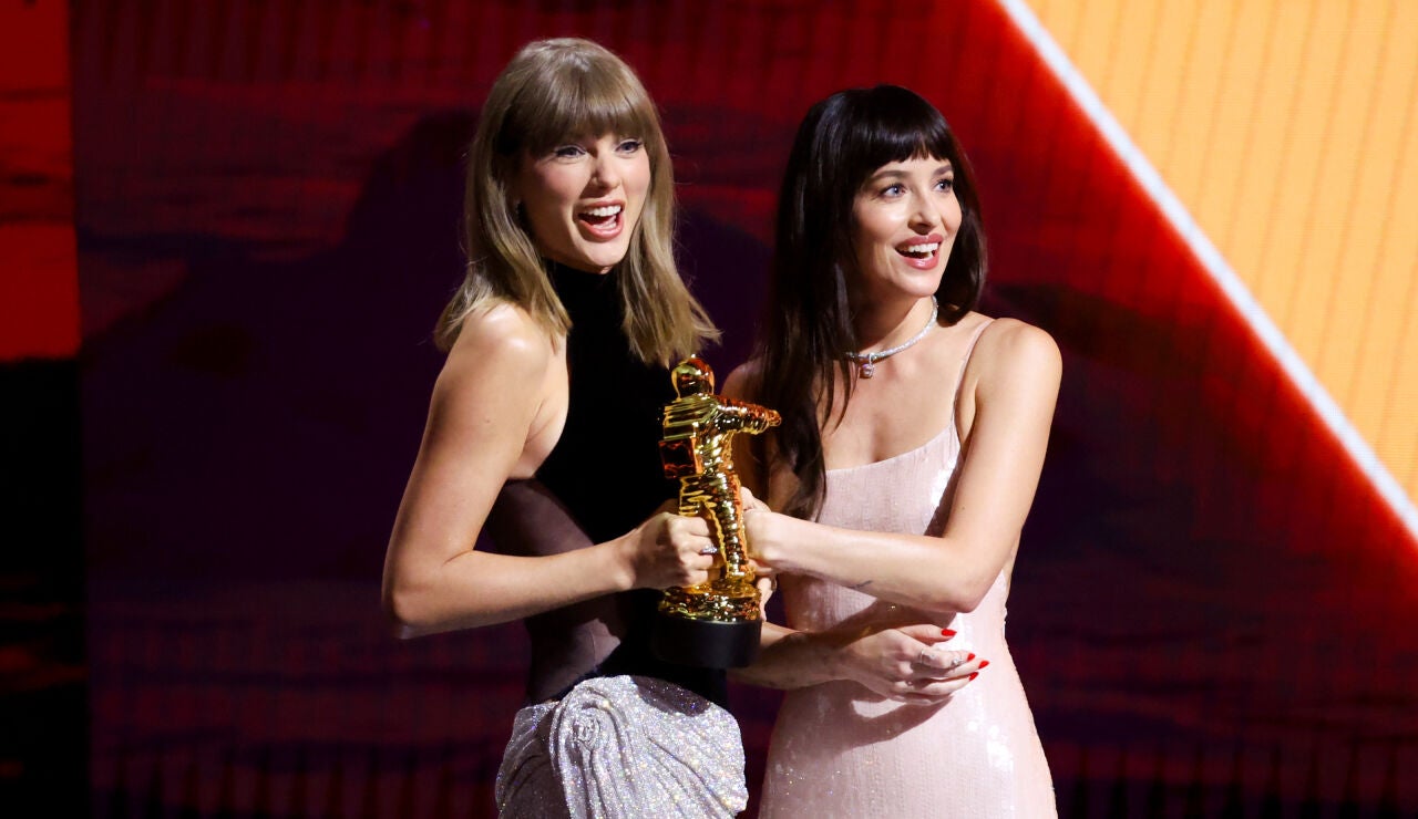 Taylor Swift y Dakota Johnson