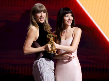 Taylor Swift y Dakota Johnson