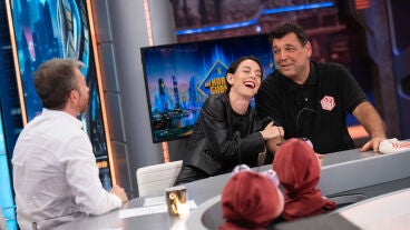 La brillante trampa de Vicky Luengo a Hovik Keuchkerian con una ensaladilla rusa para sorprenderle por su cumplea&ntilde;os