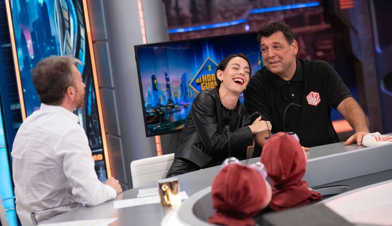 La brillante trampa de Vicky Luengo a Hovik Keuchkerian con una ensaladilla rusa para sorprenderle por su cumpleaños Alt imagen