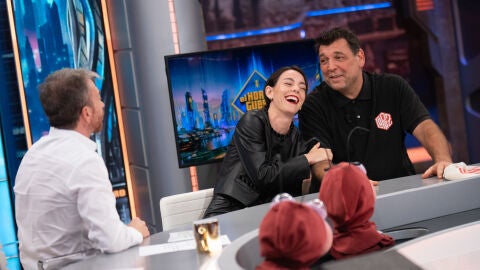 La brillante trampa de Vicky Luengo a Hovik Keuchkerian con una ensaladilla rusa para sorprenderle por su cumplea&ntilde;os
