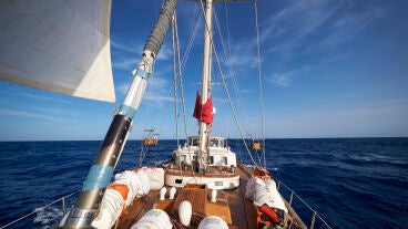 Imagen de archivo del barco 'Astral' de la ONG Open Arms en el Mar Mediterr&aacute;neo en las inmediaciones de Lampedusa (Italia).