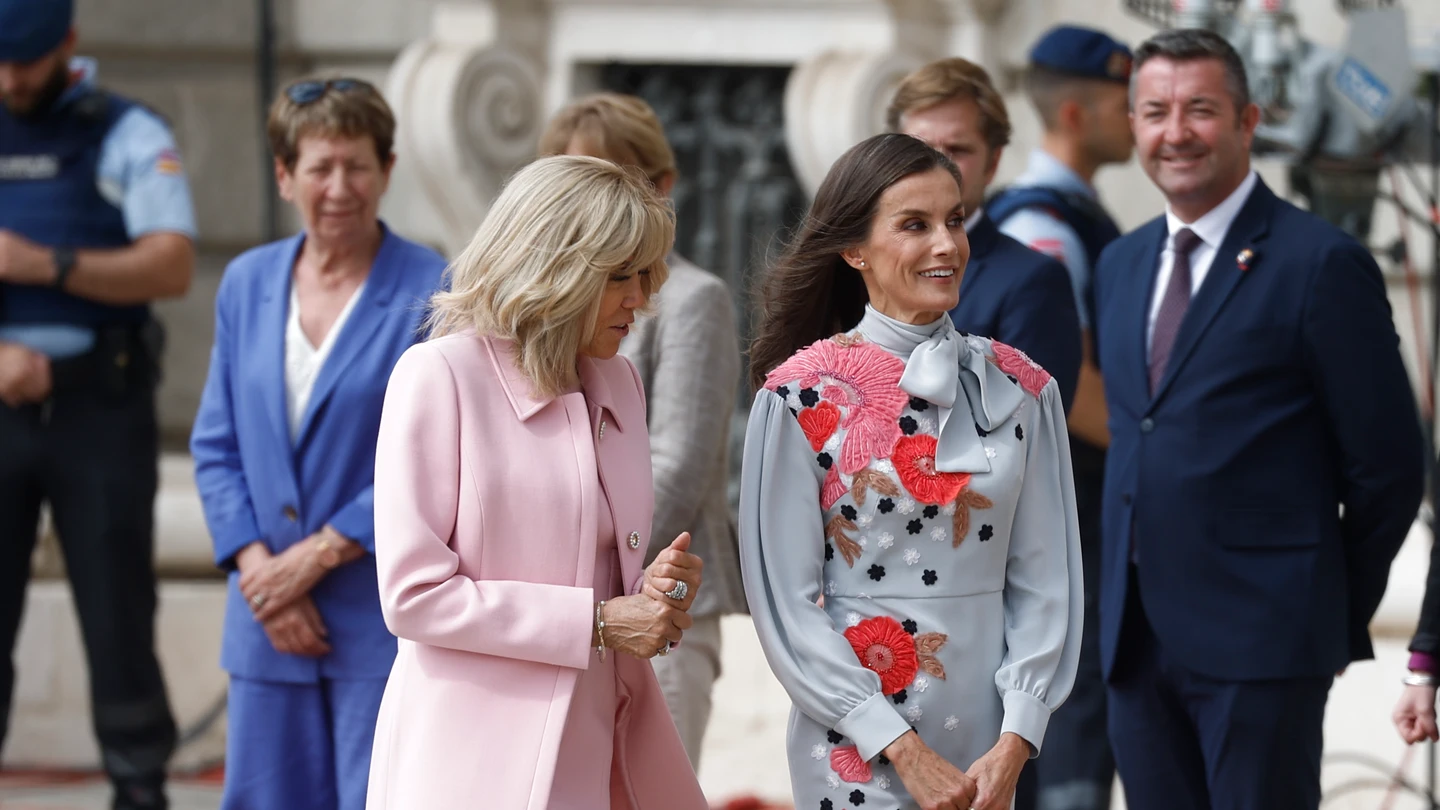 La reina Letizia y Brigitte Macron La reina Letizia y Brigitte Macron