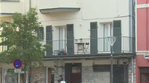 El Sindicato de Policia ERNE respalda al agente que abatió a un hombre en Hondarribia y reclama medios intermedios El Sindicato de Policia ERNE respalda al agente que abatió a un hombre en Hondarribia y reclama medios intermedios