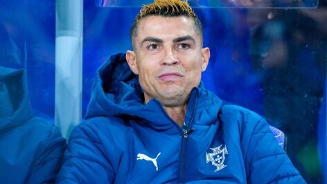 Cristiano Ronaldo en el banquillo de Portugal 