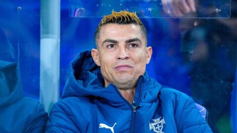 Cristiano Ronaldo en el banquillo de Portugal 