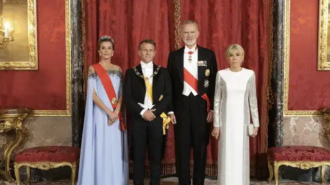 La reina Letizia, Emmanuel Macron, el rey Felipe VI y Brigitte Macron La reina Letizia, Emmanuel Macron, el rey Felipe VI y Brigitte Macron