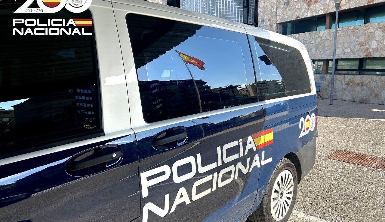 Veh&iacute;culo de la Polic&iacute;a Nacional