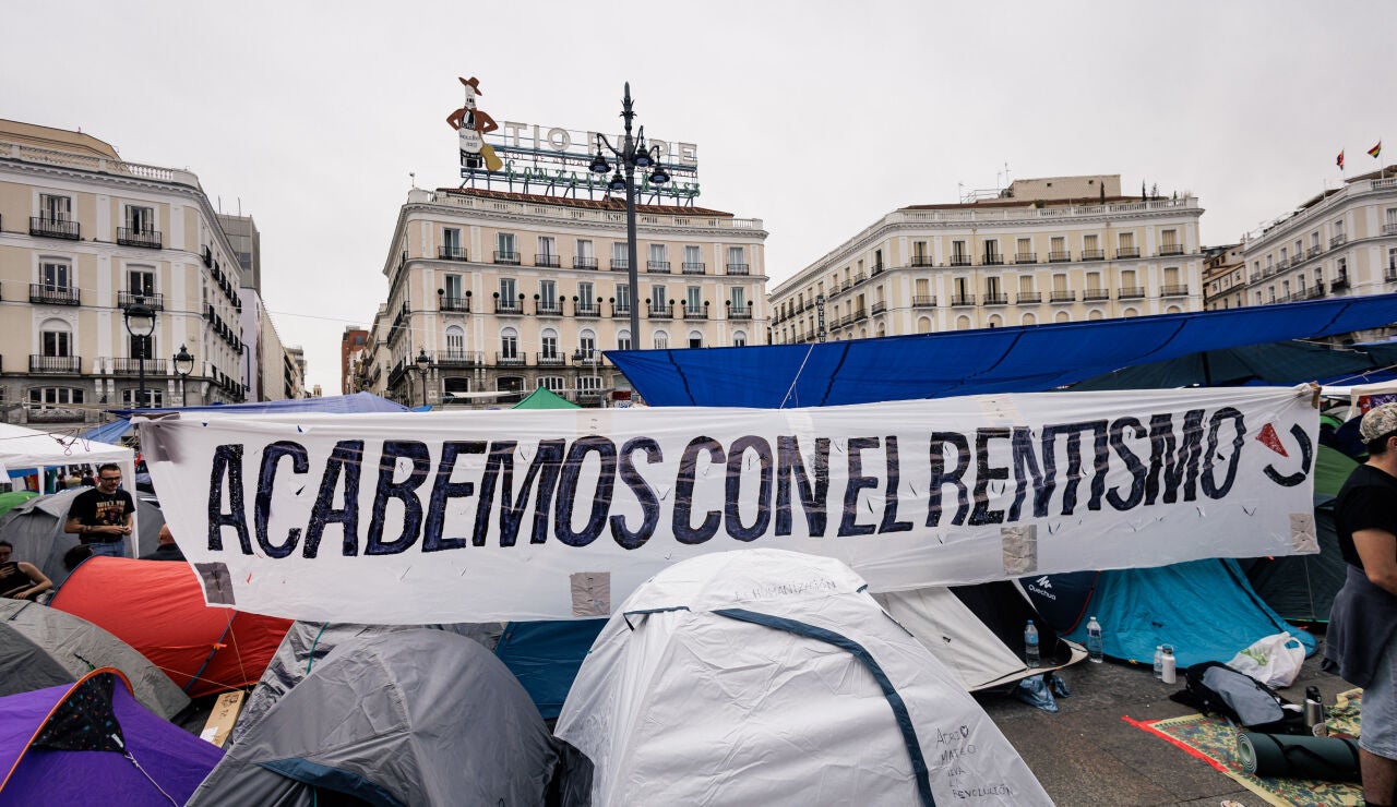 La acampada en Sol contin&uacute;a con la vista puesta en el 'decreto Maricarmen'