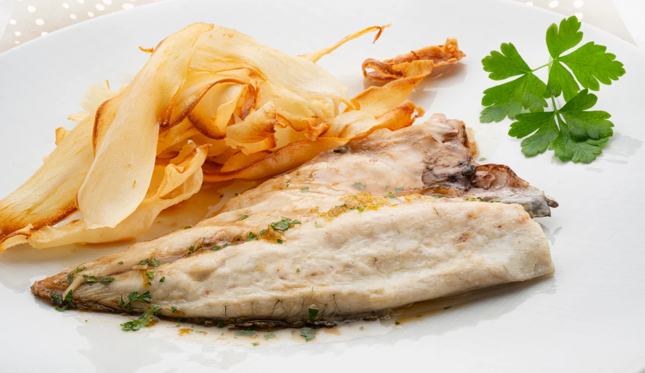 Receta de dorada a la lima con chips de yuca