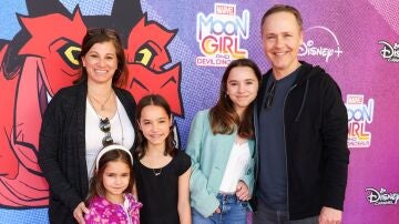 Chad Lowe y Kim Painter con sus hijas