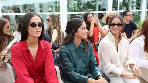 Marta Pombo, María García de Jaime y Victoria Federica en un desfile Marta Pombo, María García de Jaime y Victoria Federica en un desfile