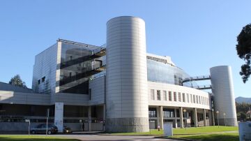 Un hombre permanece ingresado en el hospital tras recibir el alta porque no puede irse a vivir solo