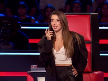 Lola &Iacute;ndigo pulsa sin querer y disfruta del talento de Elena: &ldquo;Eres una artista que hay que verla&rdquo;