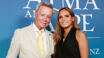 Jos&eacute; Ortega Cano y Gloria Camila