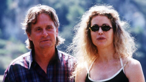 Michael Douglas y su mujer Diandra en la década de los 80
