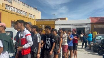 Sira Rego mantiene un encuentro con entidades del barrio El Pr&iacute;ncipe (Ceuta)