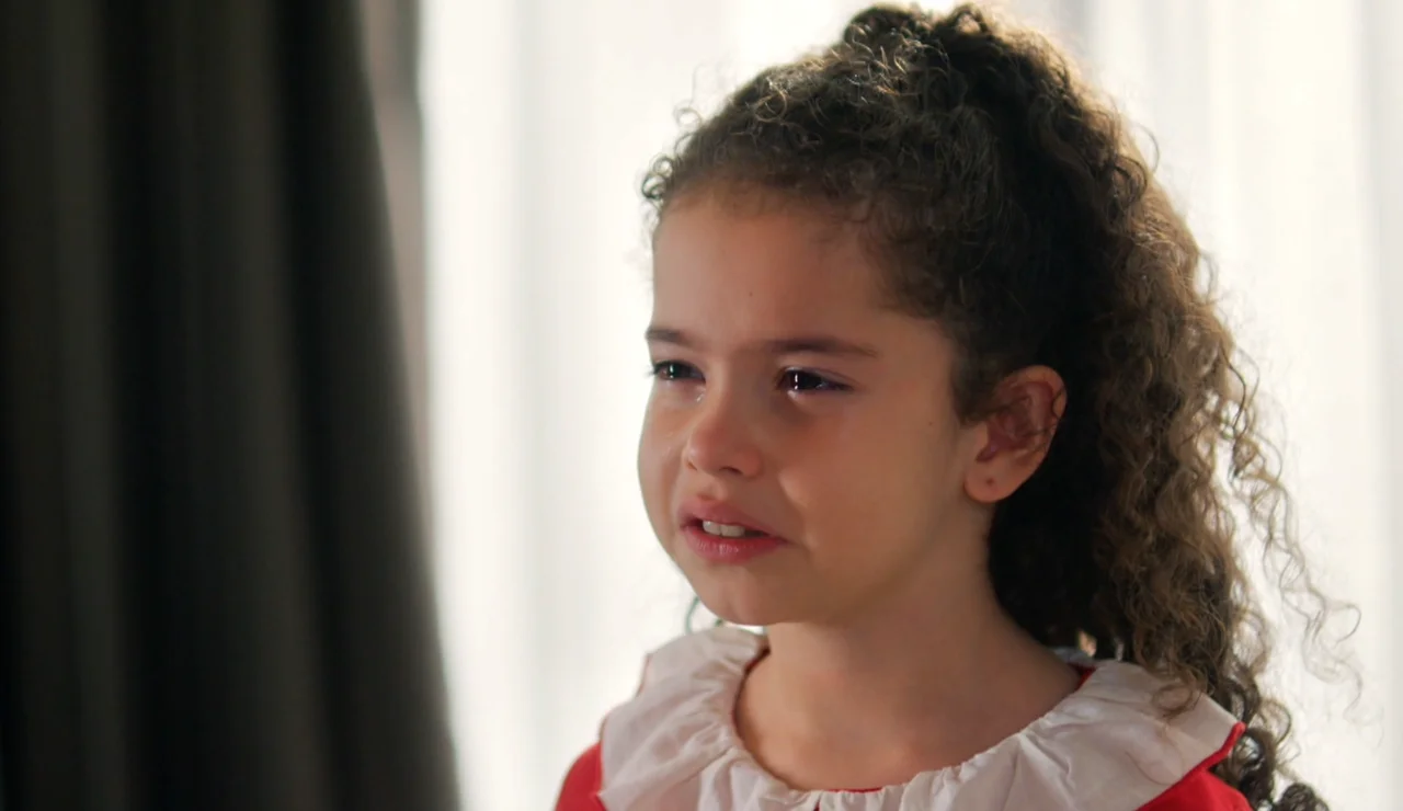 “Yo no quiero ser tu madre”: Berrak rompe el corazón de la pequeña Kader
