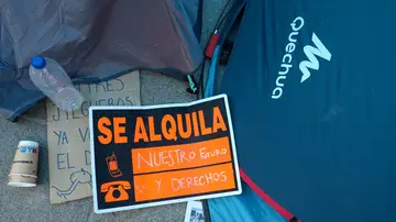 Imagen de una de las tiendas instaladas en la acampada de Sol Imagen de una de las tiendas instaladas en la acampada de Sol