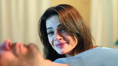 Alya le hace una emotiva promesa de amor a Cihan Alya le hace una emotiva promesa de amor a Cihan