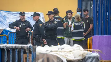 Los migrantes desalojados del Trampolín se dividen entre los que regresan a Marruecos y los que prefieren filiarse Los migrantes desalojados del Trampolín se dividen entre los que regresan a Marruecos y los que prefieren filiarse