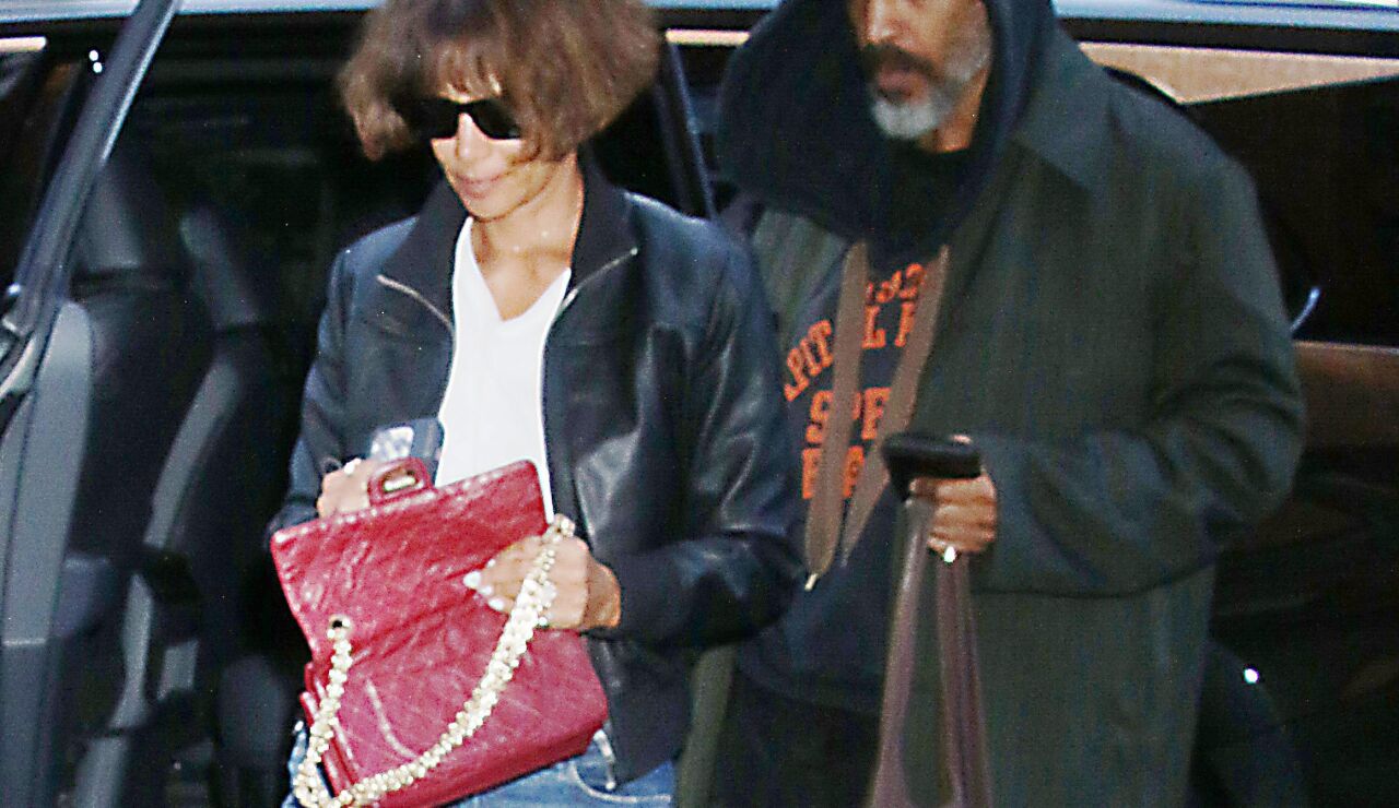 Halle Berry con su pareja Van Hunt