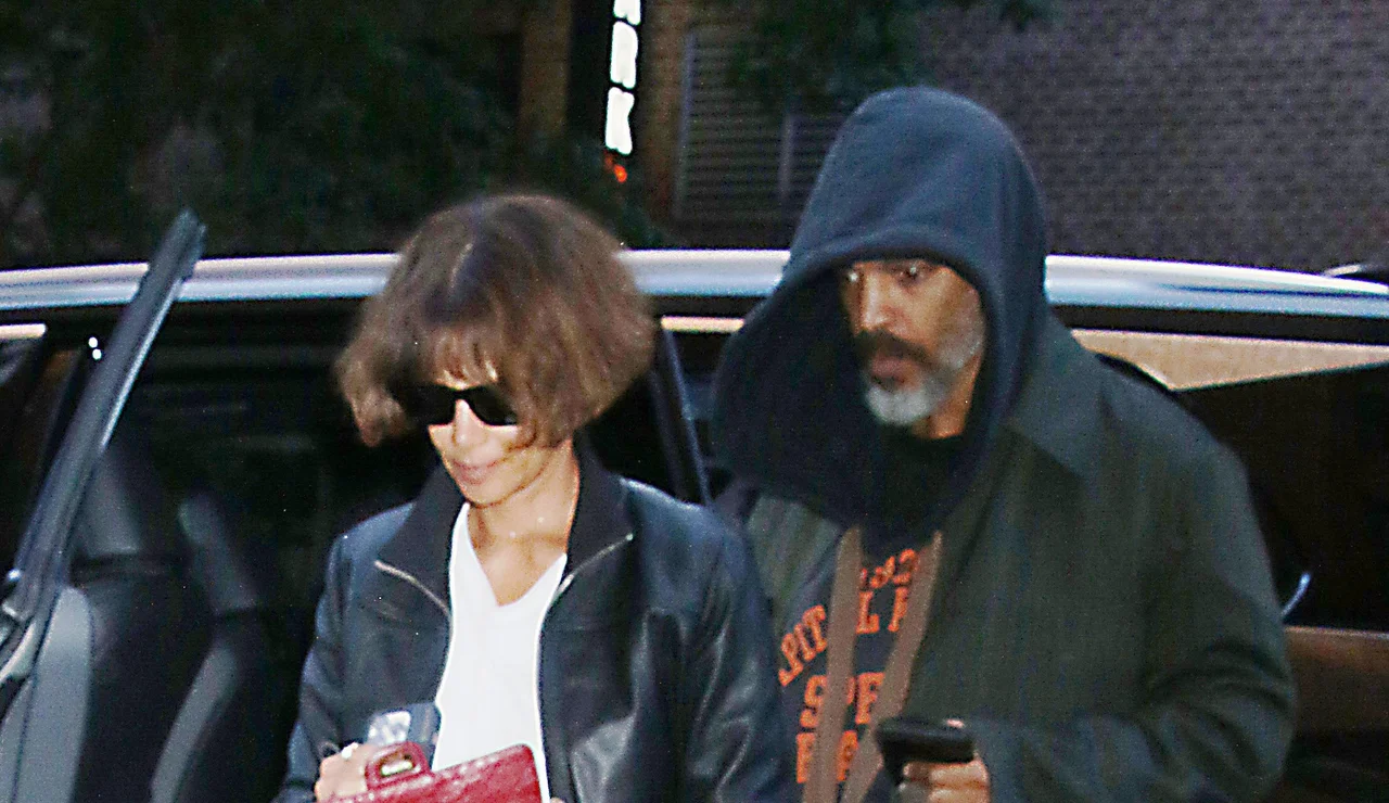 Halle Berry con su pareja Van Hunt