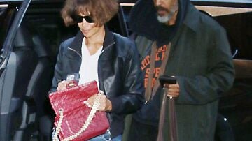Halle Berry con su pareja Van Hunt