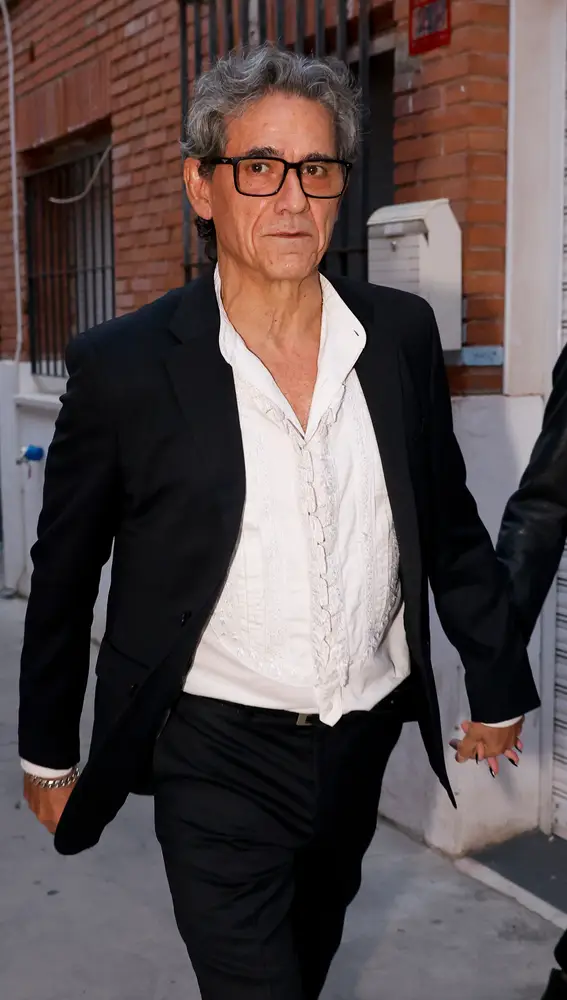 Jesús Cabanas llegando a la exposición de su exmujer Marta Sánchez Jesús Cabanas llegando a la exposición de su exmujer Marta Sánchez