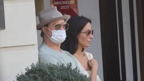 Brad Pitt y su novia Ines de Ramon en Madrid Brad Pitt y su novia Ines de Ramon en Madrid