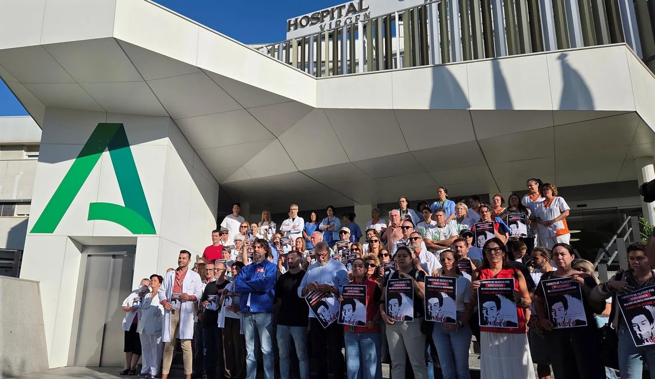 CCOO, UGT y el Sindicato de Inquilinas guardan un minuto de silencio por Maricarmen en los centros de trabajo