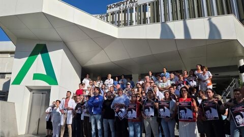 CCOO, UGT y el Sindicato de Inquilinas guardan un minuto de silencio por Maricarmen en los centros de trabajo