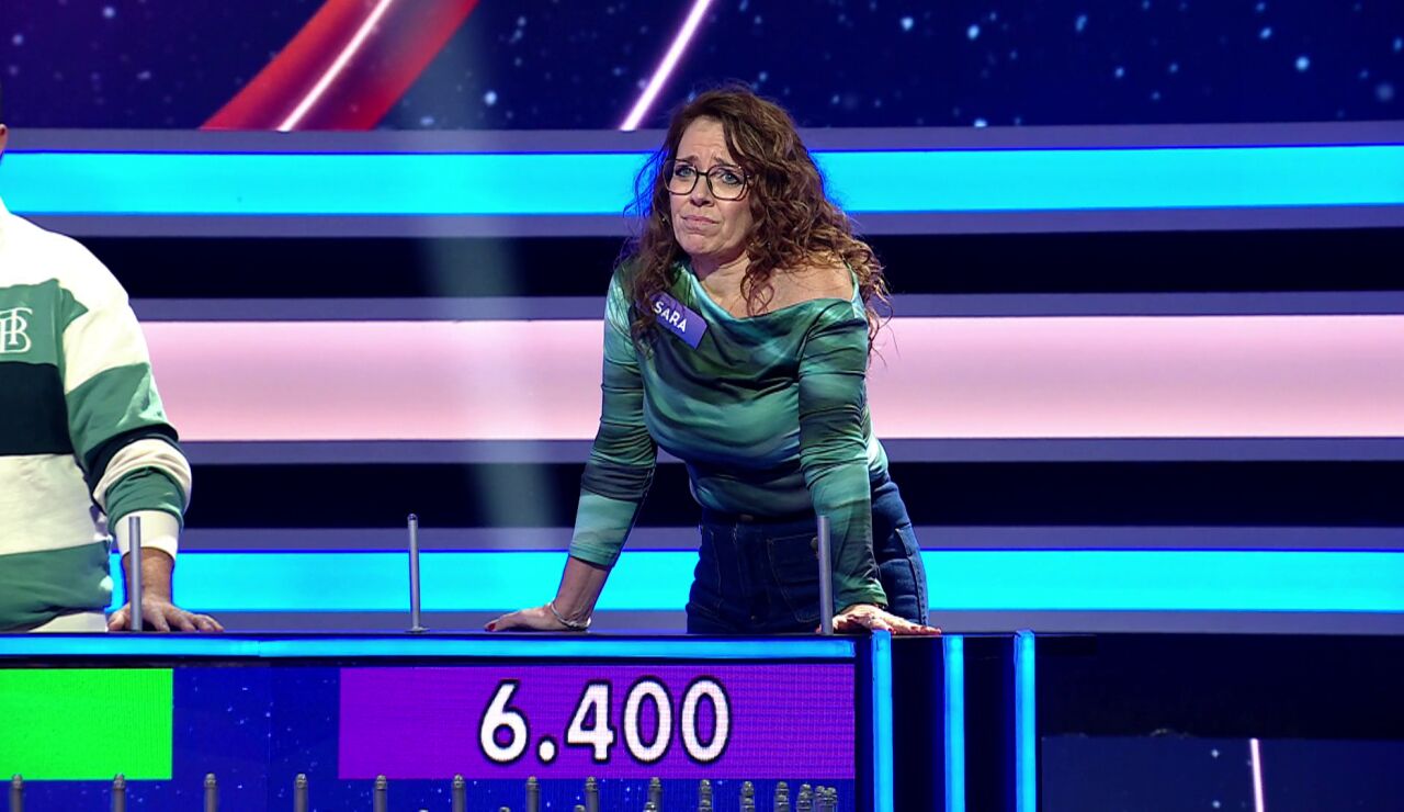 Sara en La ruleta de la suerte noche