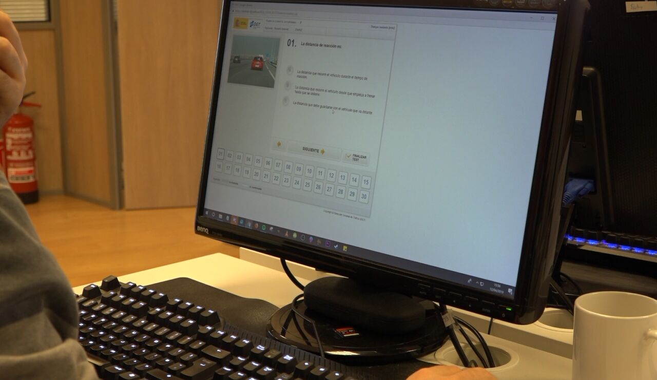 El examen de conducir cambia: menos memoria y m&aacute;s comprensi&oacute;n cuando bajan los aprobados