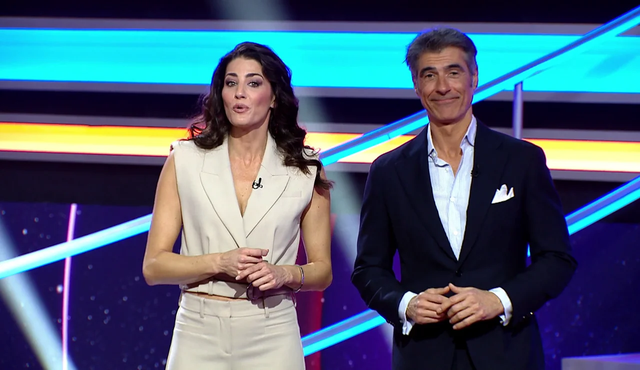 Laura Moure y Jorge Fernández en La ruleta de la suerte noche