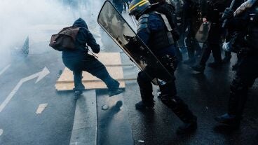 Las protestas en Francia dejan ya cerca de 6.900 detenidos y un centenar de trabajadores educativos heridos