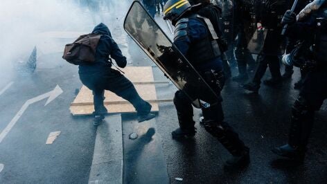 Las protestas en Francia dejan ya cerca de 6.900 detenidos y un centenar de trabajadores educativos heridos