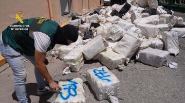 La Guardia Civil se incauta de casi tres toneladas de coca&iacute;na