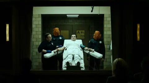 John Leguizamo en El exorcista: Mártires John Leguizamo en El exorcista: Mártires