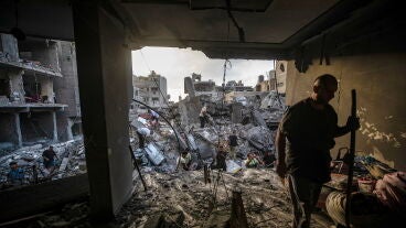 Imagen de un edificio destruido en Gaza