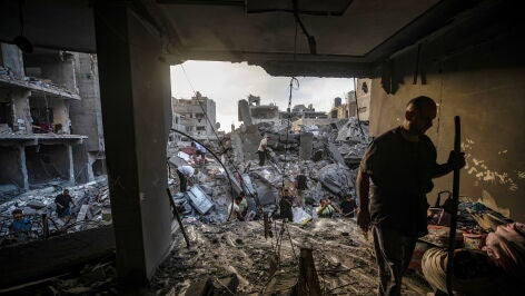 Imagen de un edificio destruido en Gaza