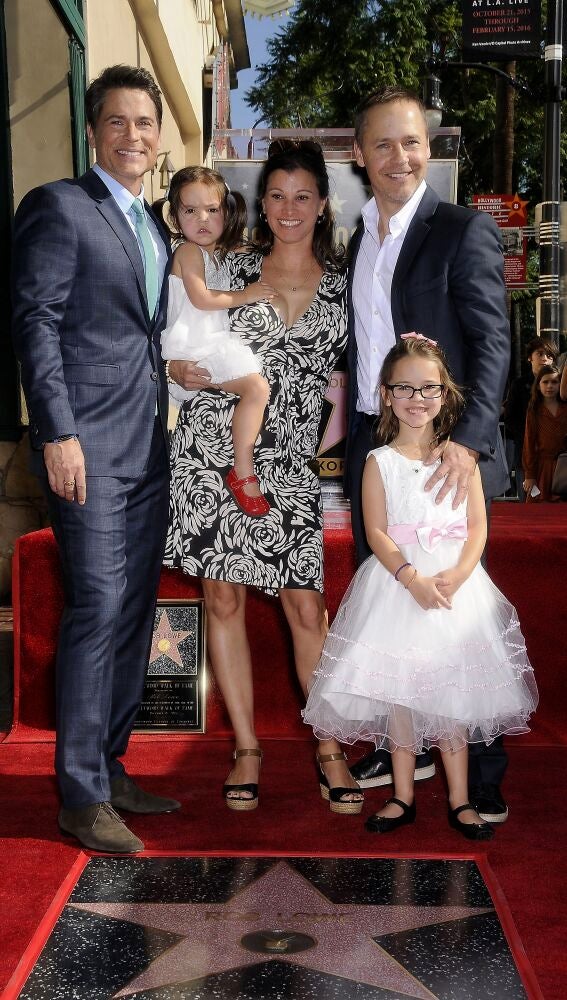 Rob Lowe junto a su hermano Chad, su cuñada y sus sobrinas