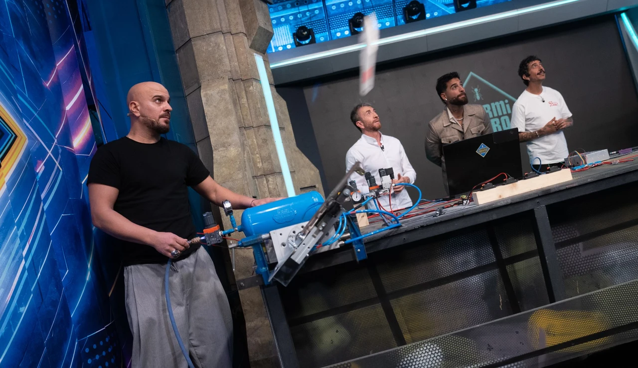 ¡Precisión a cuchillo! El arriesgado e increíble homenaje de El Hormiguero a Maluma