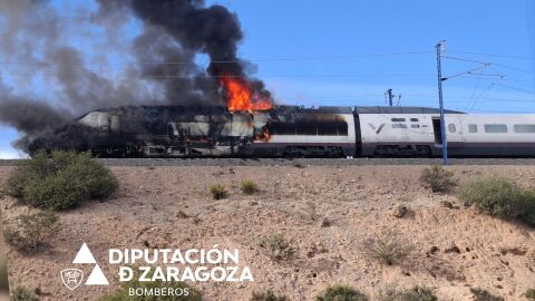 Imagen de la locomotora que se ha incendiado en Zaragoza