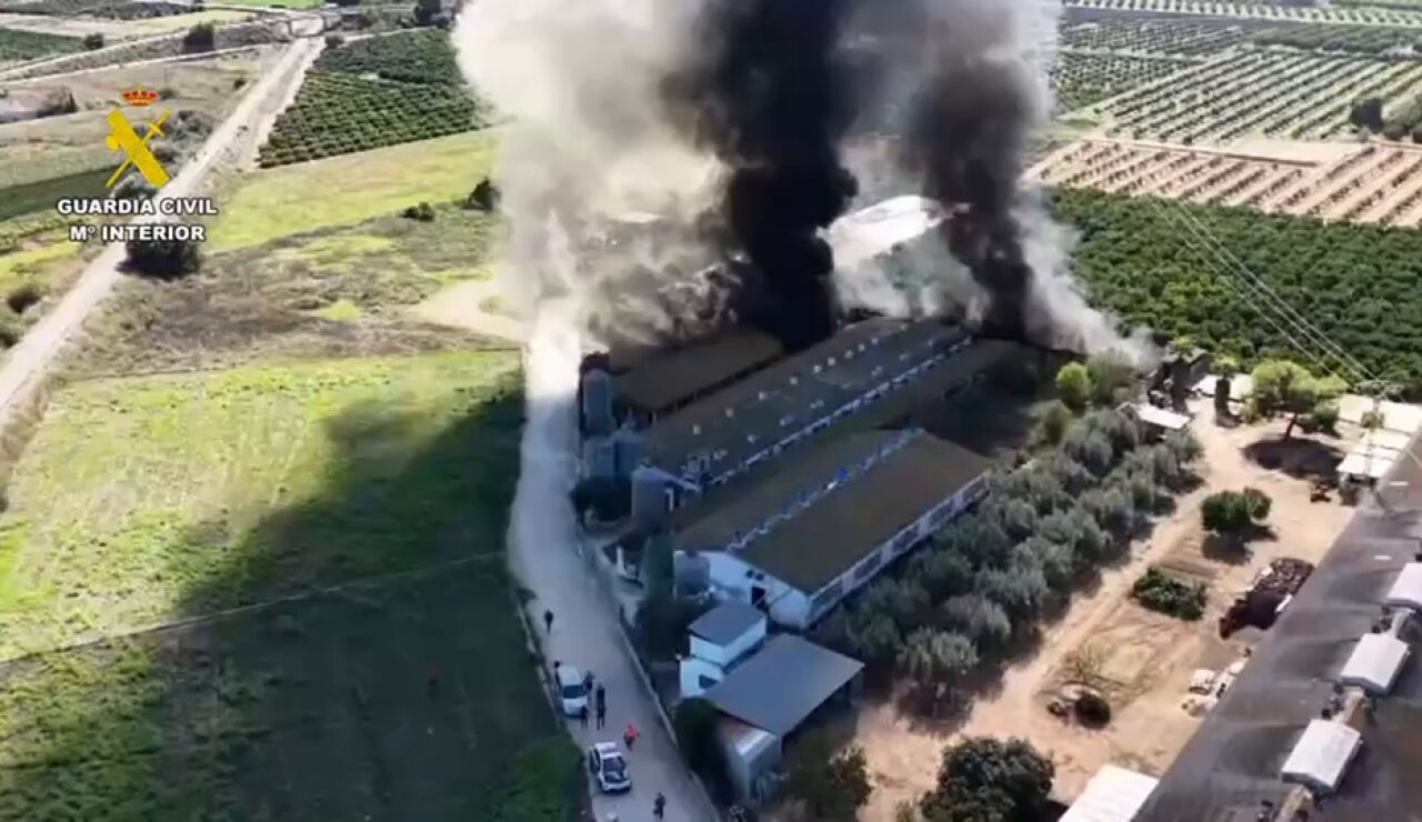 Incendio en una granja de Benaguasil, en Valencia