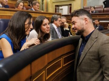 Imagen de Ione Belarra, Irene Montero y Gabriel Rufi&aacute;n 